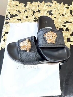 Brand new Versace Slides size 40 (9)